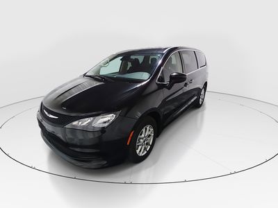 2023 Chrysler Voyager - Photo 3