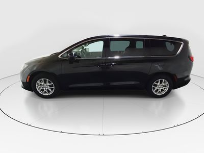 2023 Chrysler Voyager - Photo 4