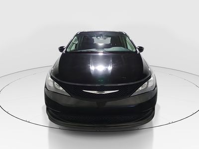 2023 Chrysler Voyager - Photo 2