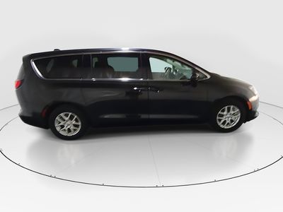 2023 Chrysler Voyager - Photo 8