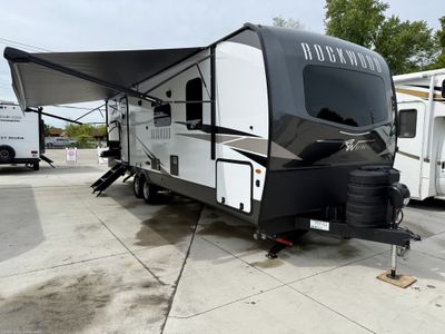 2025 Forest River Rockwood Ultra Lite - Photo 3