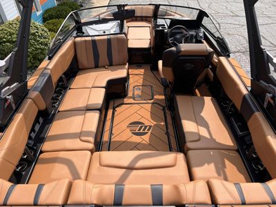 2025 Malibu 22 LSV - Photo 12