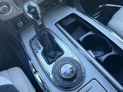 2019 INFINITI QX80 — photo 30 view