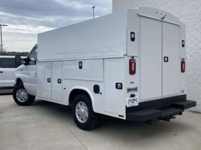 2026 Ford Econoline Cutaway - Photo 4