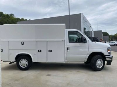 2026 Ford Econoline Cutaway - Photo 2
