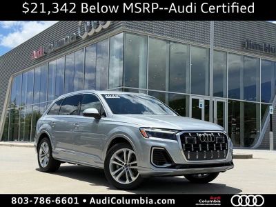 2025 Audi Q7 55 Premium Plus quattro in Satellite Silver Metallic — front three-quarter view