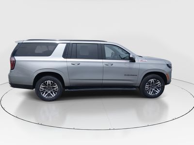 2025 Chevrolet Suburban - Photo 8