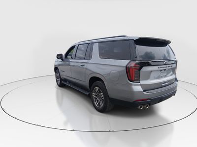 2025 Chevrolet Suburban - Photo 5