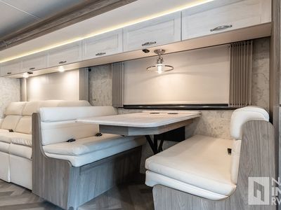 2026 Winnebago Adventurer - Photo 13