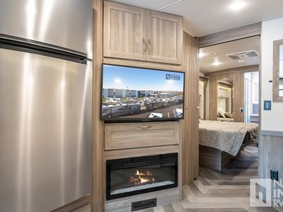 2026 Winnebago Adventurer - Photo 17