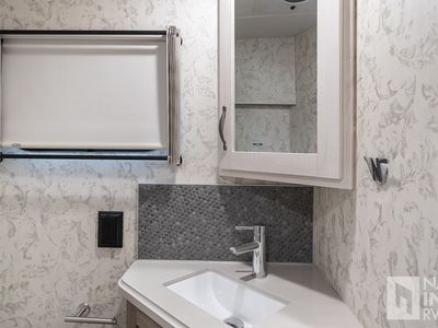 2026 Winnebago Adventurer - Photo 22