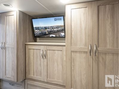 2026 Winnebago Adventurer - Photo 21