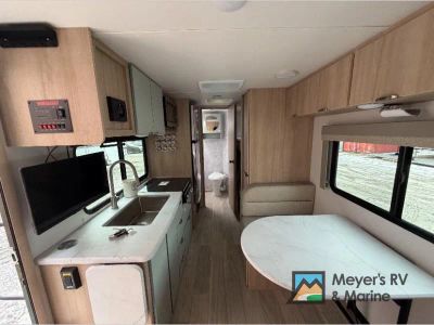 2025 Winnebago Micro Minnie - Photo 5