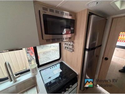 2025 Winnebago Micro Minnie - Photo 8