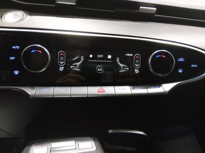 2025 Genesis GV70 - Photo 19