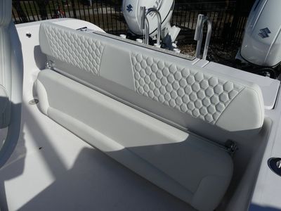 2026 Twin Vee 240 Center Console GFX - Photo 12