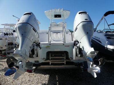 2026 Twin Vee 240 Center Console GFX - Photo 4
