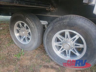 2023 KZ Durango - Photo 19