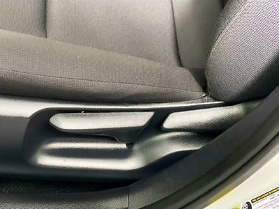 2025 Toyota Corolla - Photo 13