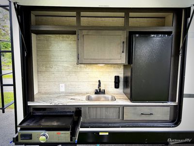2025 Venture RV SportTrek - Photo 23