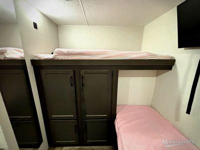 2025 Venture RV SportTrek - Photo 20