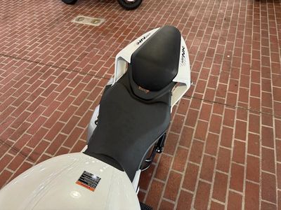 2025 CFMOTO 450NK - Photo 13