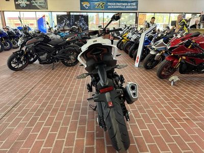 2025 CFMOTO 450NK - Photo 6