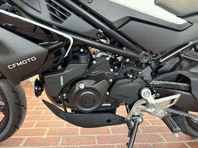 2025 CFMOTO 450NK - Photo 12