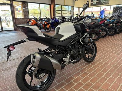 2025 CFMOTO 450NK - Photo 5