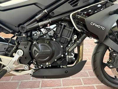 2025 CFMOTO 450NK - Photo 11