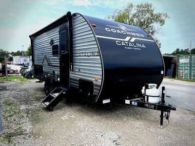 2027 Coachmen Catalina Summit Series 7 — front three-quarter view