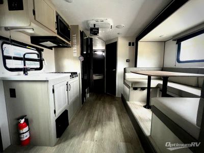 2027 Coachmen Catalina Summit Series 7 — detail view