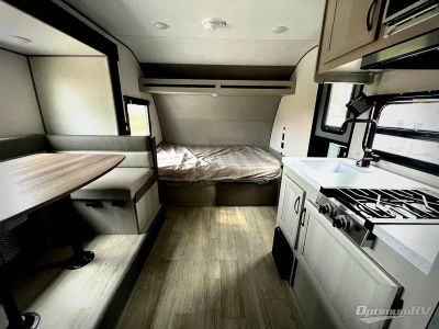 2027 Coachmen Catalina Summit Series 7 — photo 19 view
