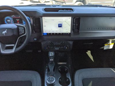 2025 Ford Bronco — photo 14 view