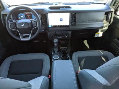 2025 Ford Bronco — photo 12 view