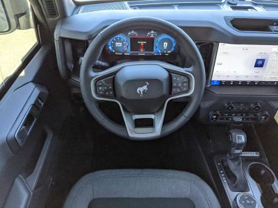 2025 Ford Bronco — photo 13 view