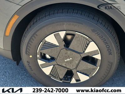 2026 Kia Sportage Hybrid — photo 8 view