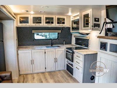 2024 Forest River RV Surveyor Legend - Photo 24