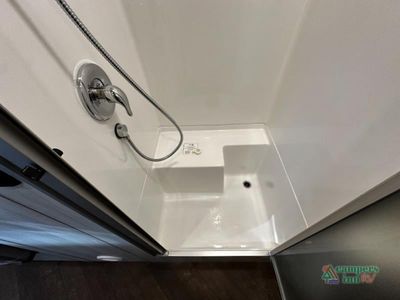 2026 Airstream International — photo 42 view