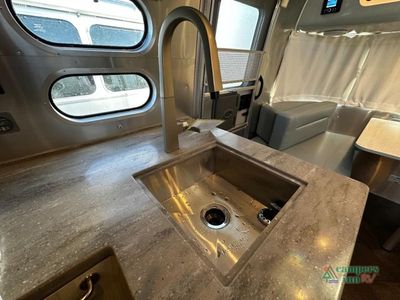 2026 Airstream International — photo 19 view