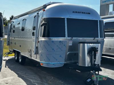 2026 Airstream International — front three-quarter view