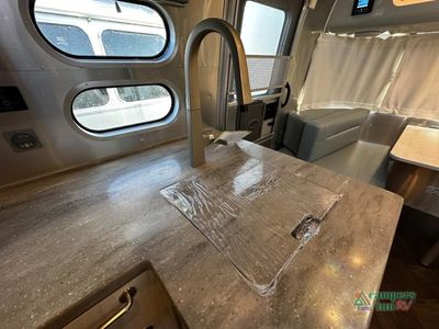 2026 Airstream International — photo 18 view