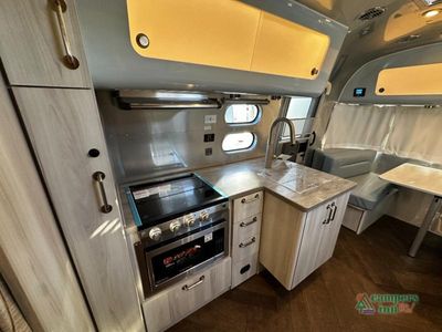 2026 Airstream International — photo 17 view