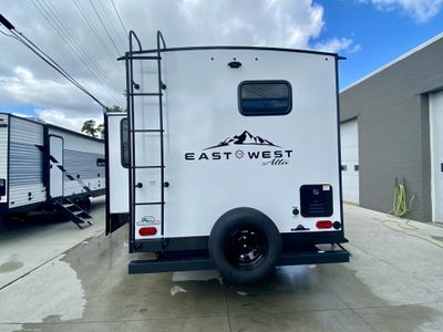 2025 East to West Alta - Photo 6