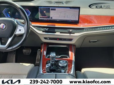 2024 BMW X7 — photo 21 view