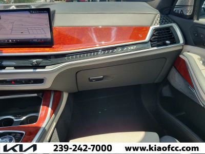 2024 BMW X7 — photo 23 view