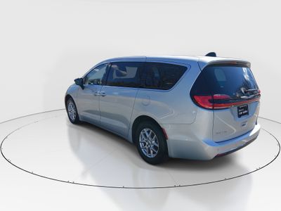 2024 Chrysler Pacifica — detail view