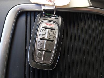 2024 Chrysler Pacifica — photo 15 view