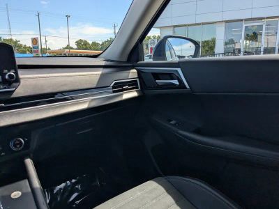 2024 Mitsubishi Outlander — photo 17 view