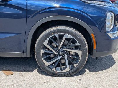 2024 Mitsubishi Outlander — photo 11 view